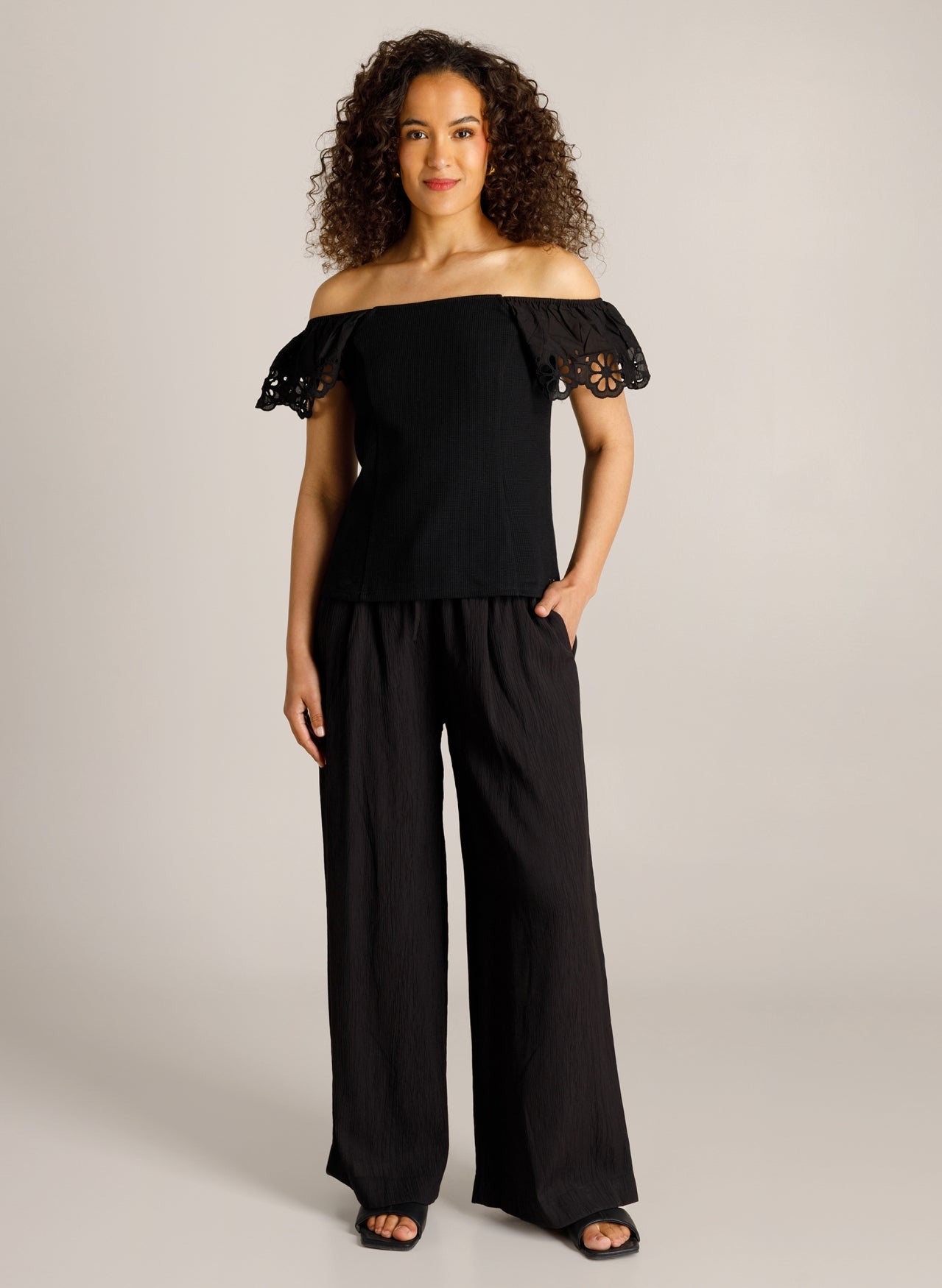Carly | Black