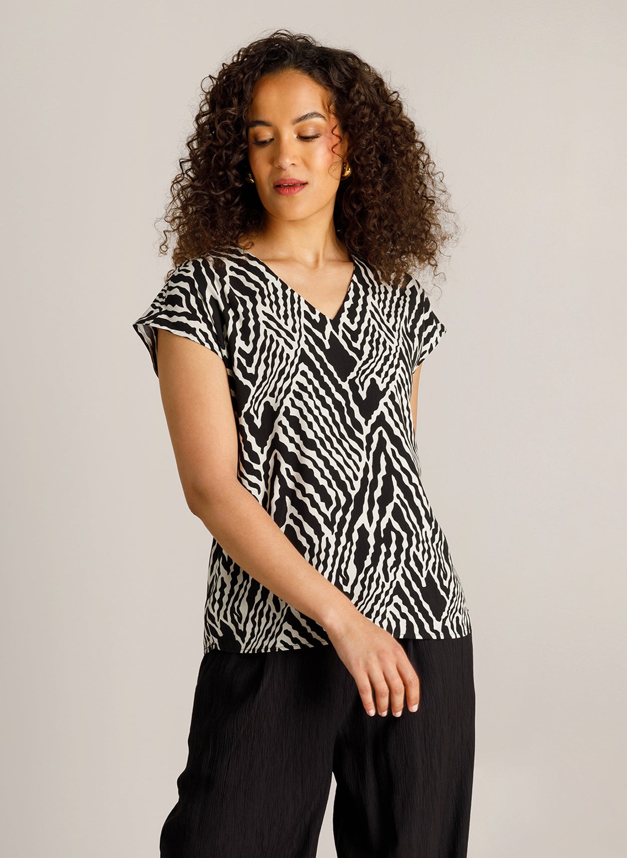 Christy | Black/White