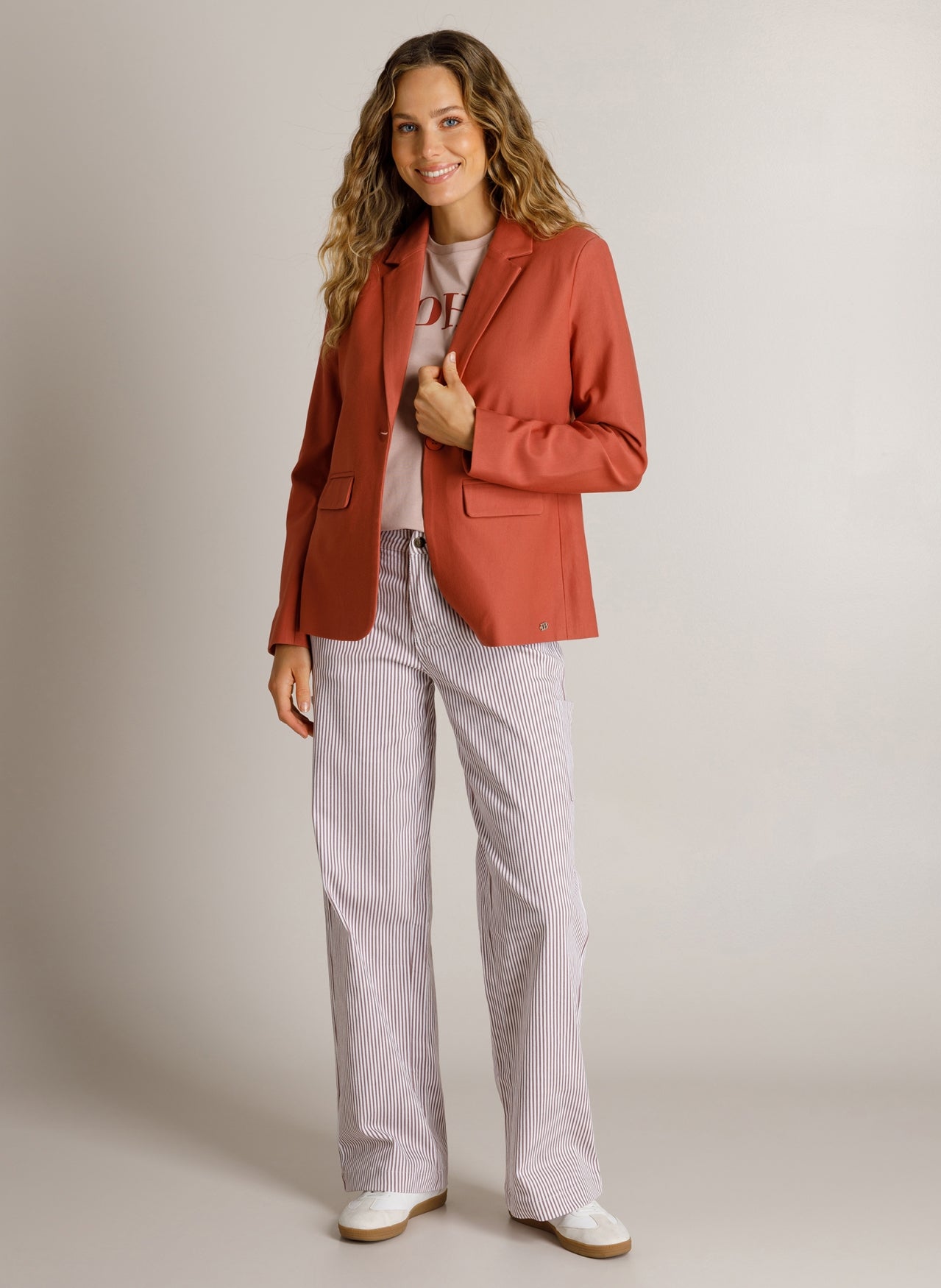 Dila | Barn Red/Multi color
