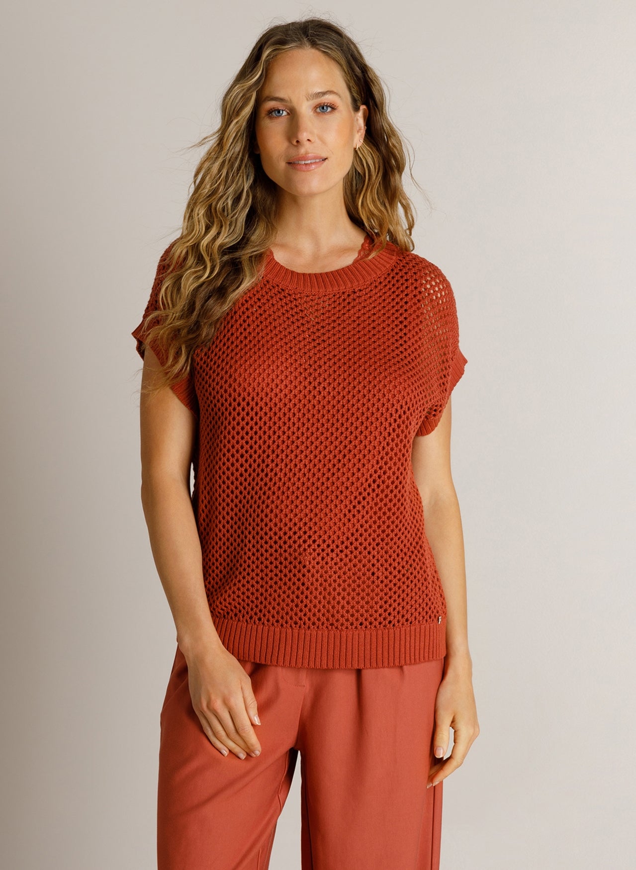 Dounia | Barn Red