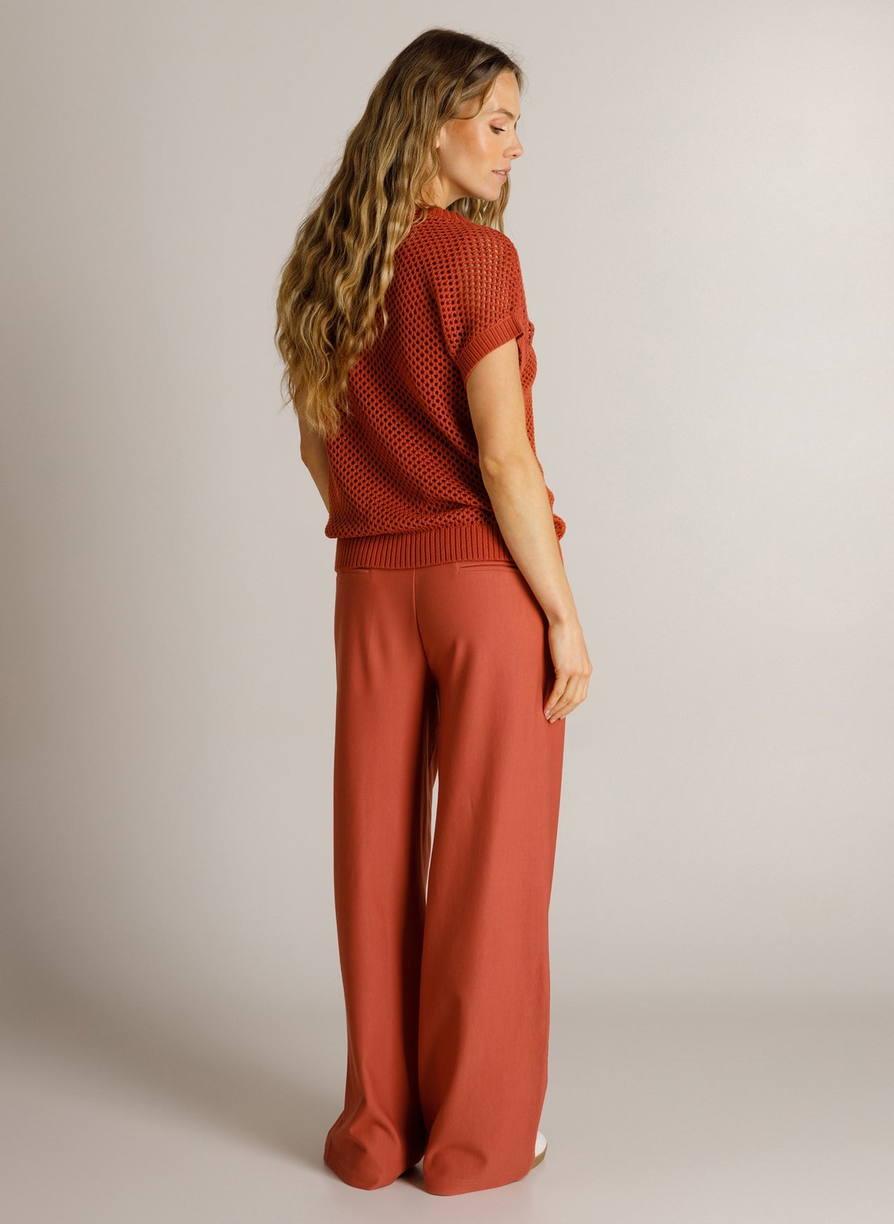 Dounia | Barn Red