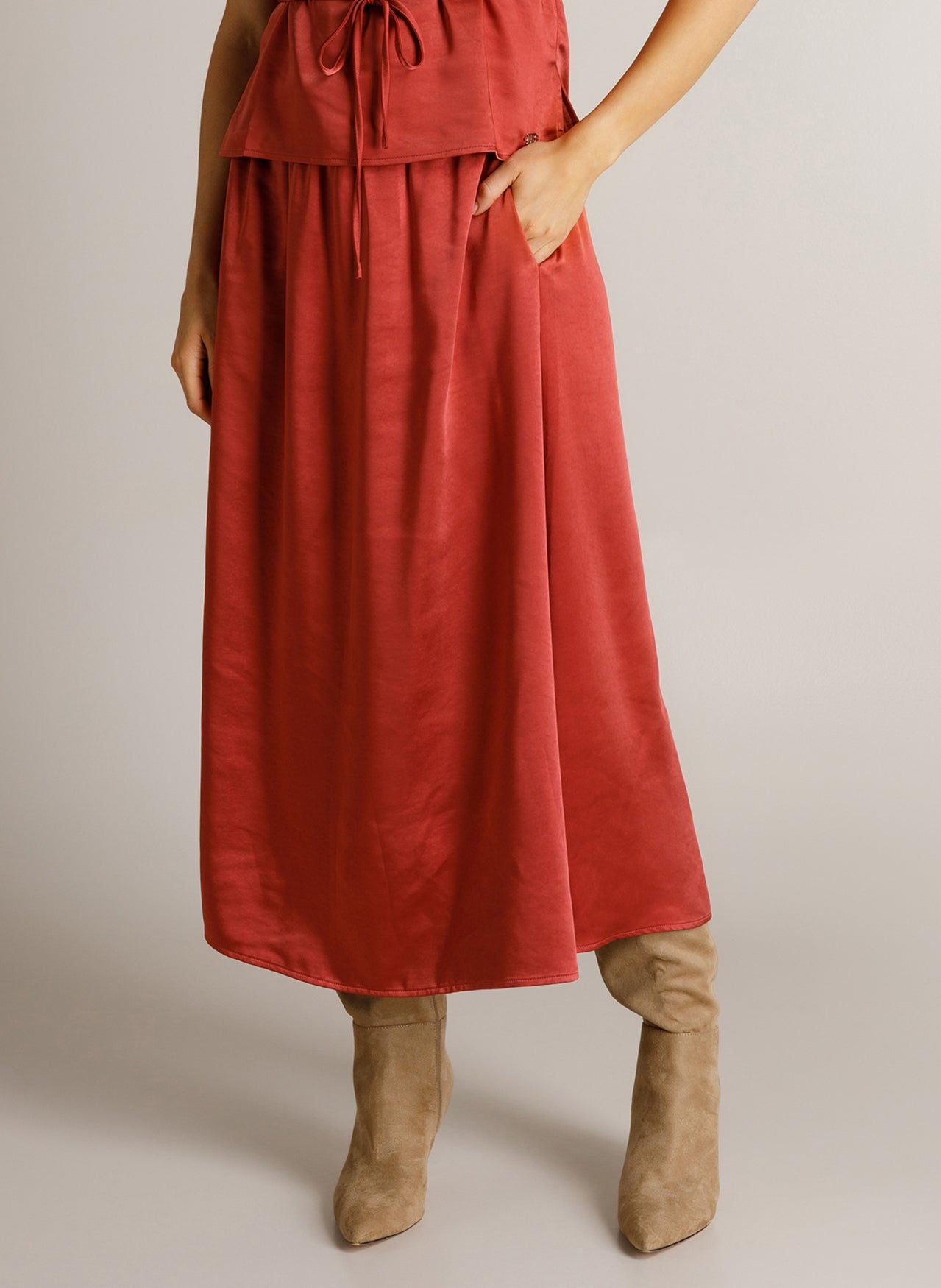Dilana | Barn Red