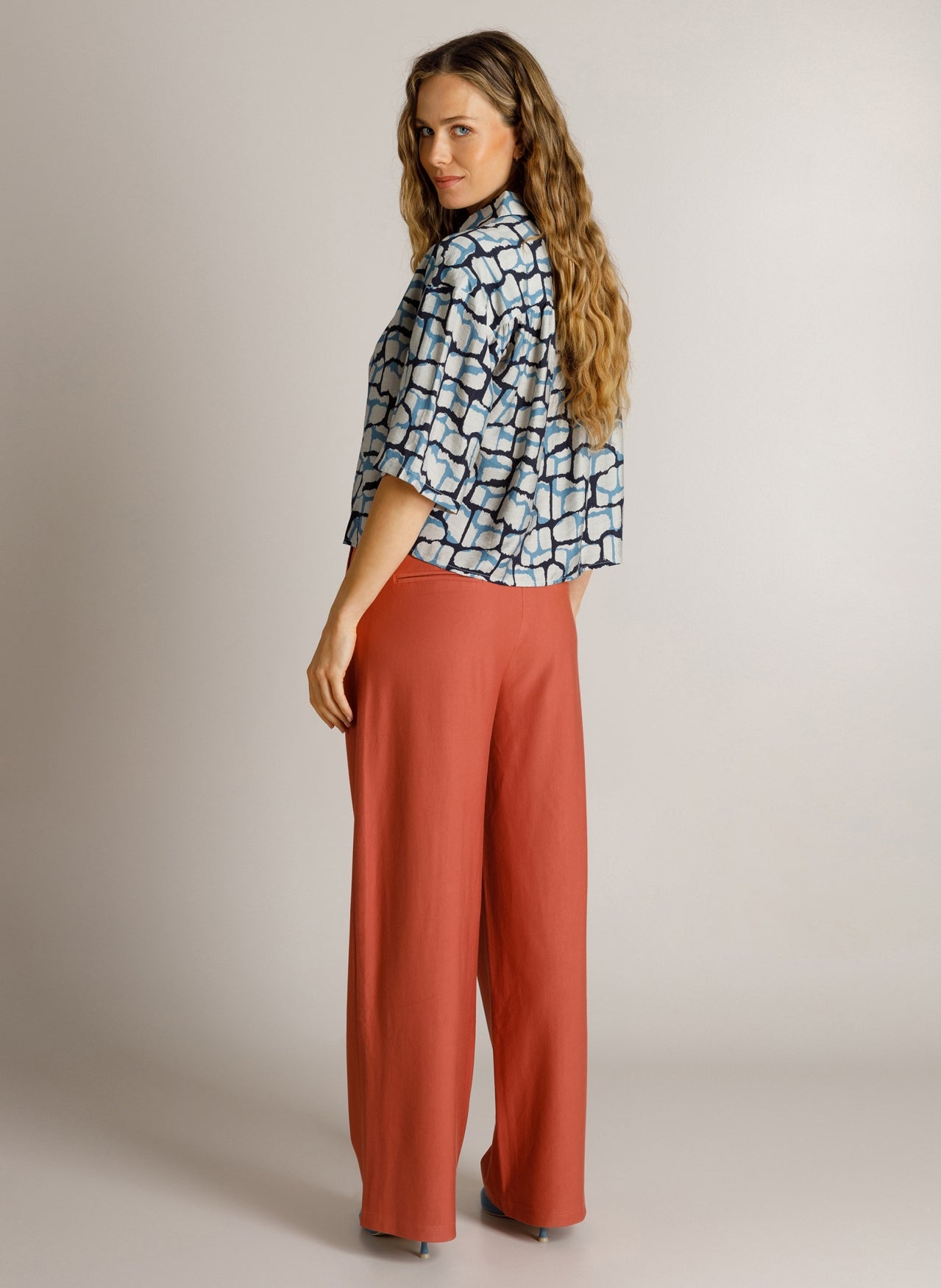 Delia | Kit/Multi-Colour
