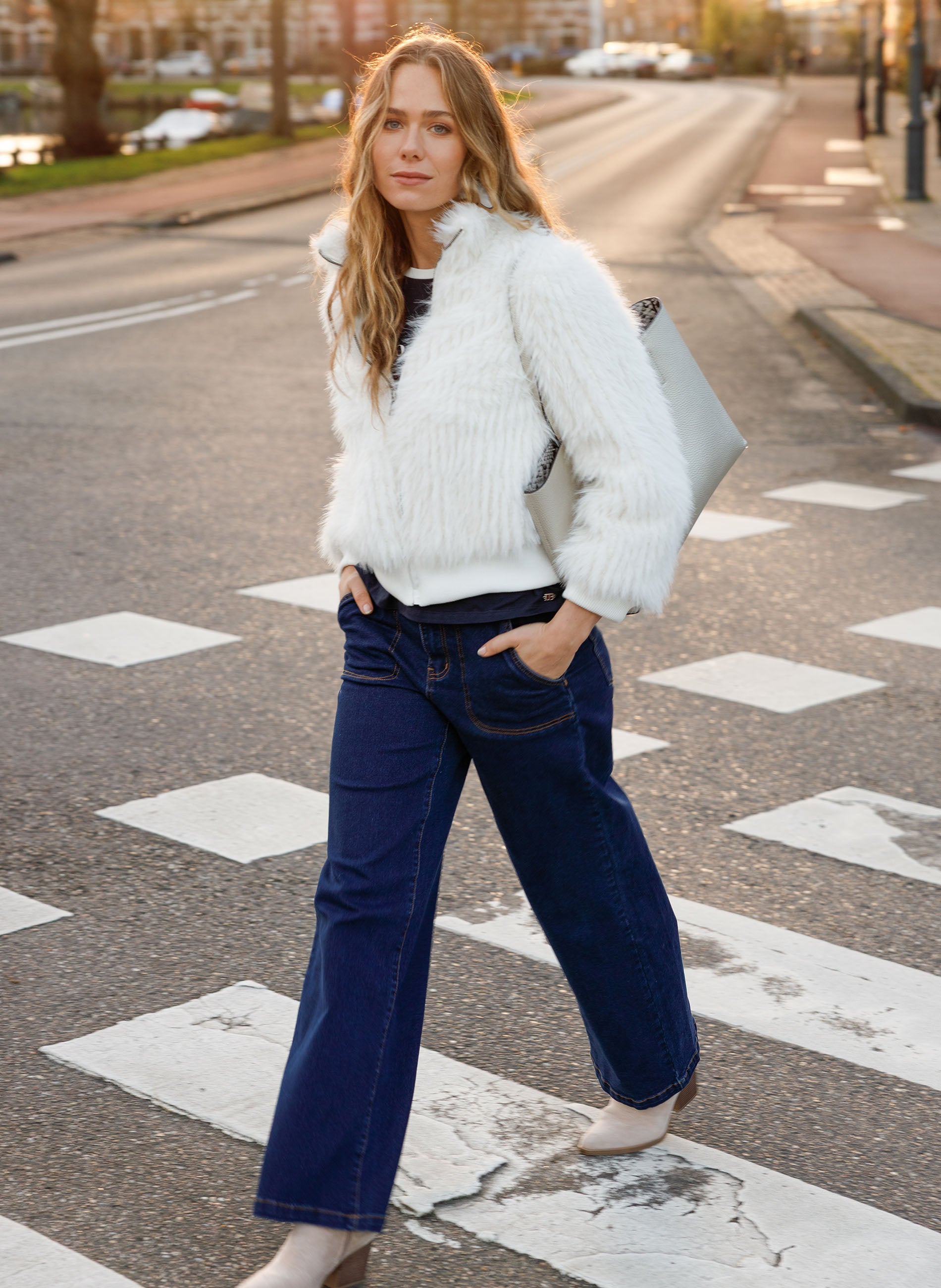 Harmina | Dark Blue