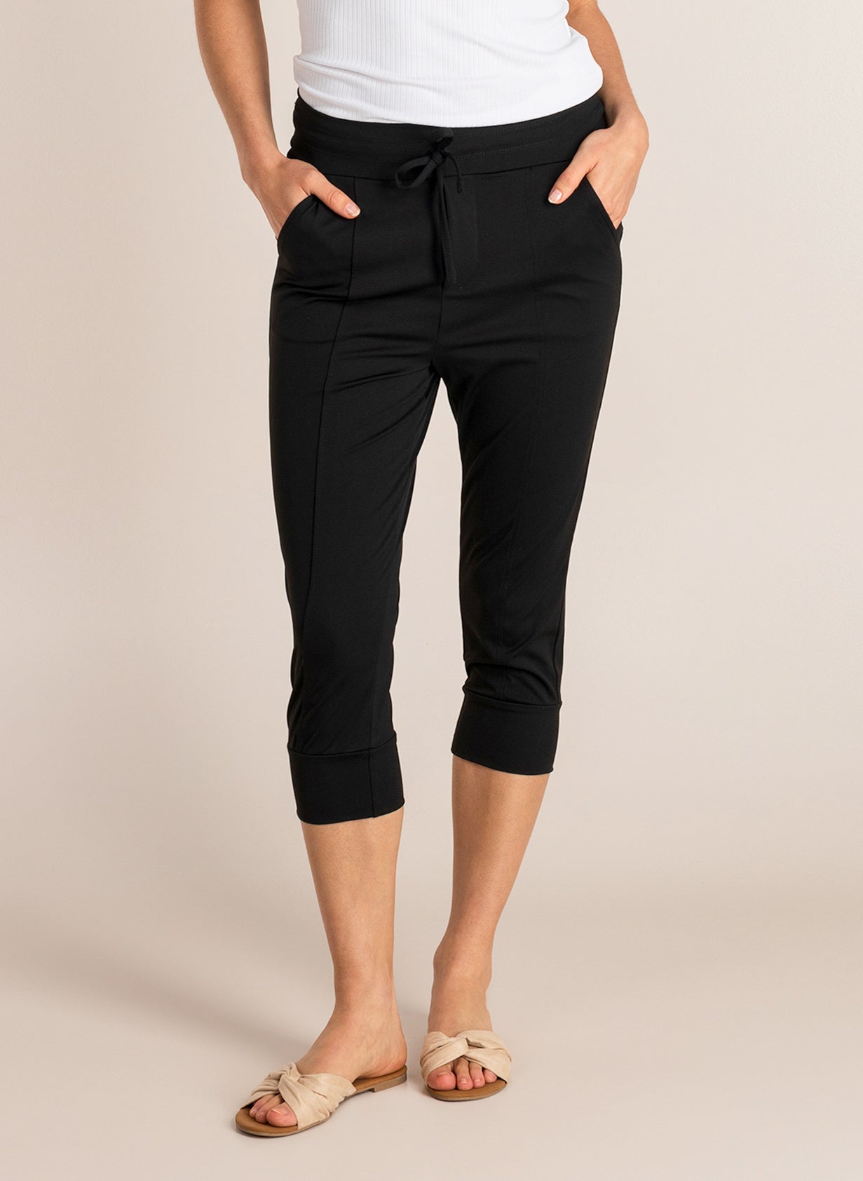Ciana | Black