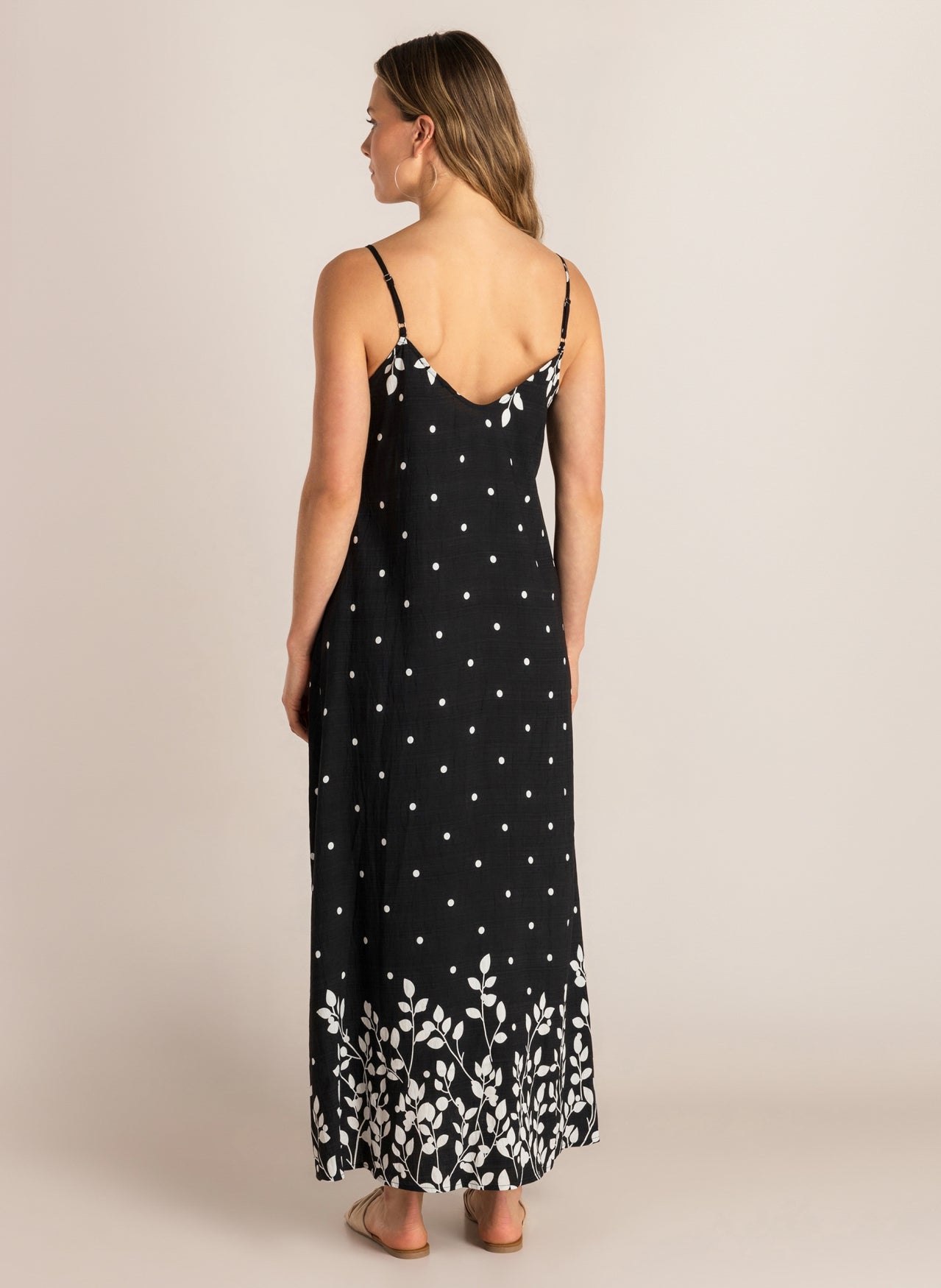 Chalisa | Black/White