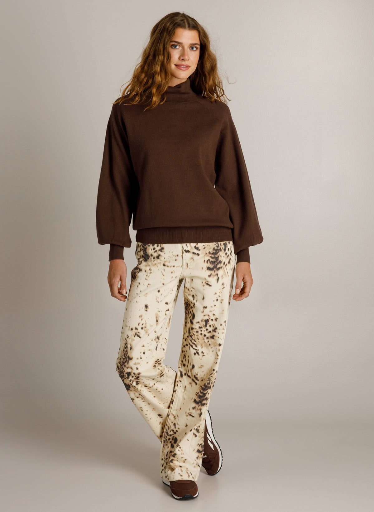 Kato | Chocolate Brown