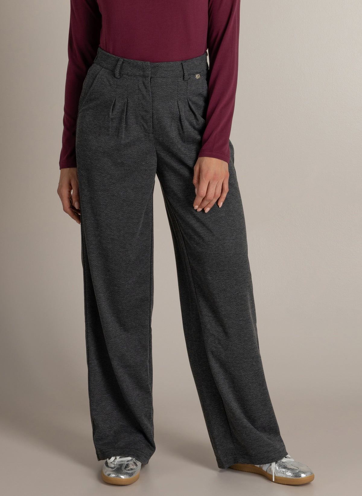 IBMilika | Dark Grey