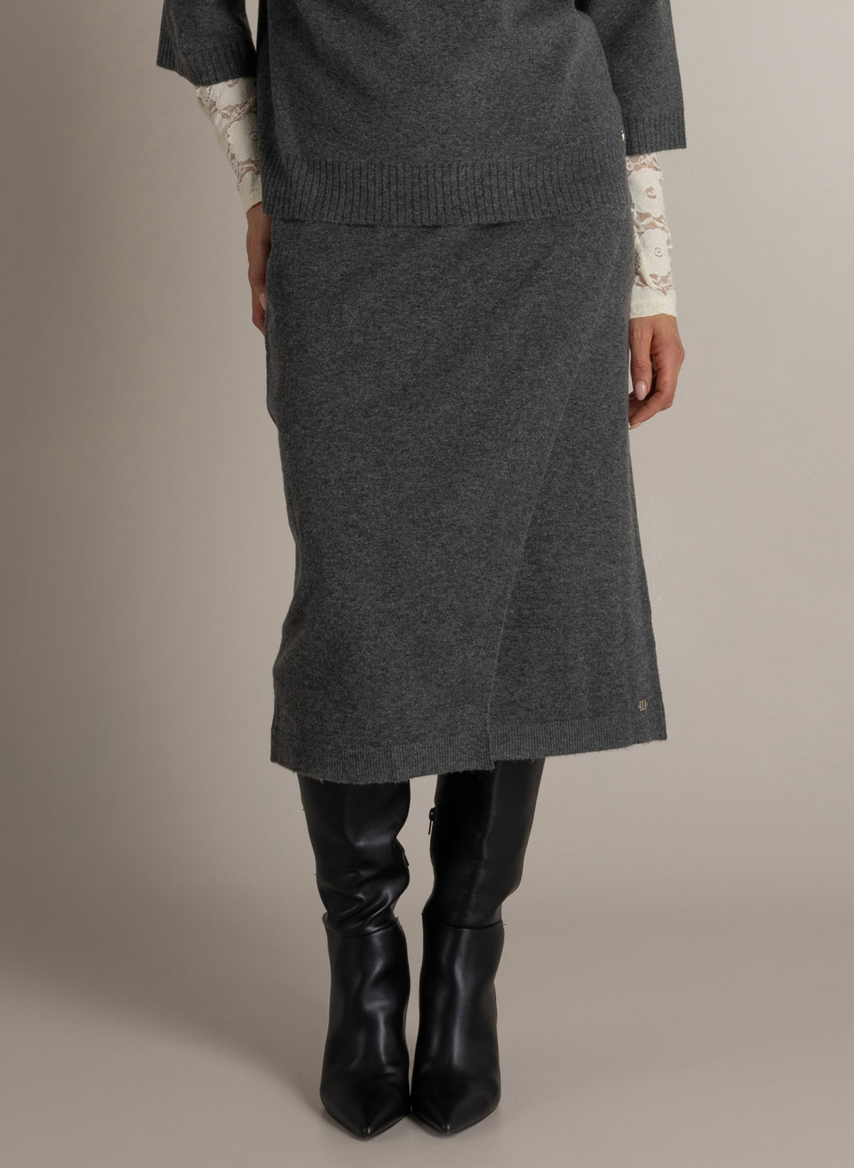 IBMexxi | Dark Grey